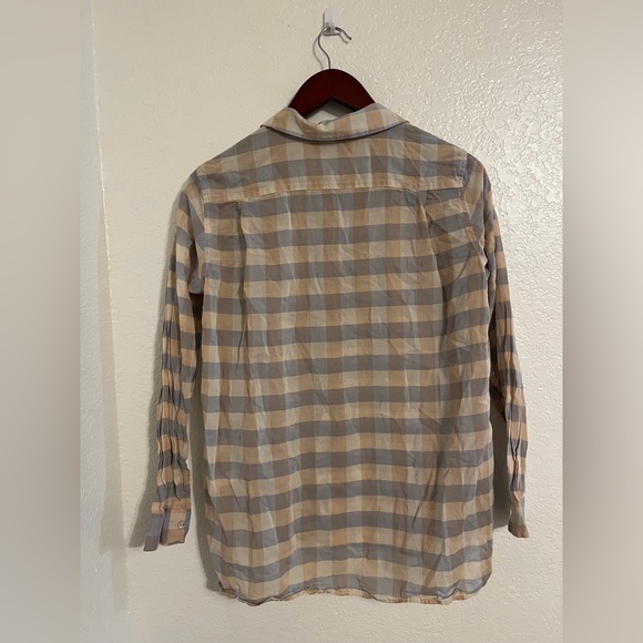 Uniqlo Women’s Bottom up Shirt - Picture 2 of 5